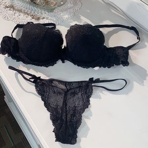 Black lace lingerie set